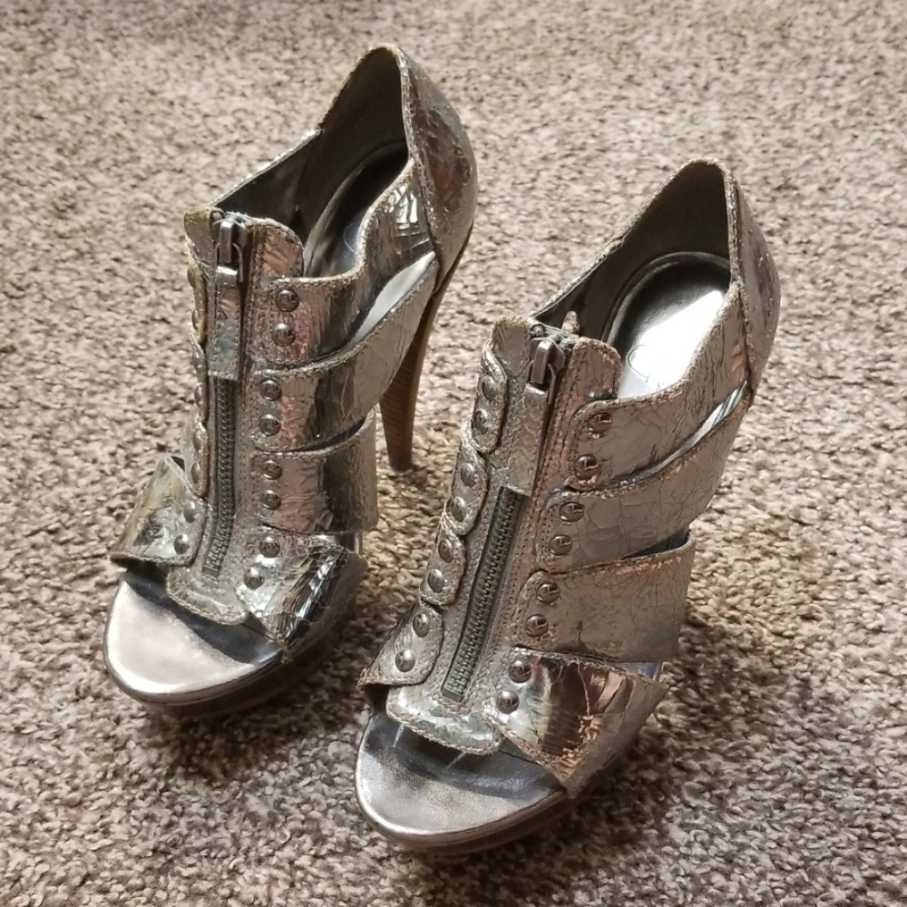 Jessica Simpson silver heels